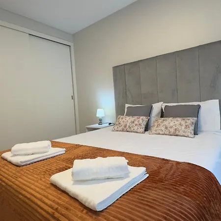 La Vie Center Flat