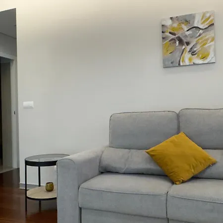 La Vie Center Flat