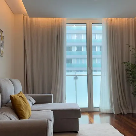 La Vie Center Flat شقة فونشال