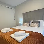 La Vie Center Flat